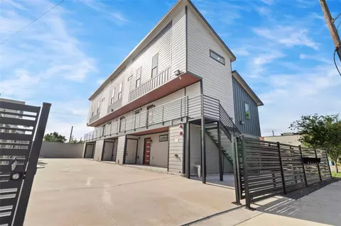 319 Eastwood St, Houston, TX 77011