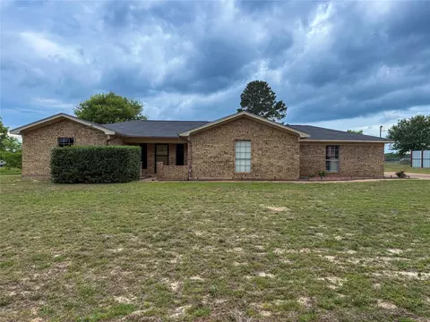616 Lakeview Dr, Grapeland, TX 75844
