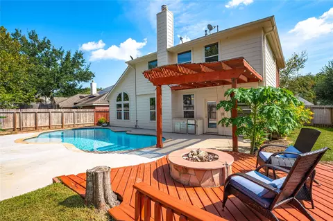2143 Winding Springs Dr, League City, TX 77573