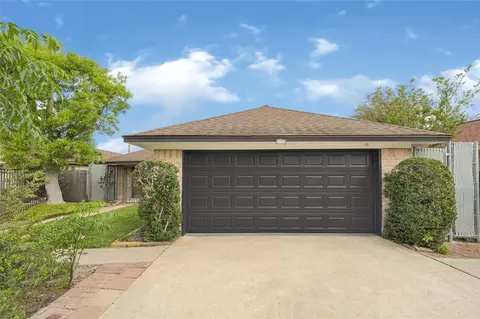 9208 Carousel Ln, Houston, TX 77080