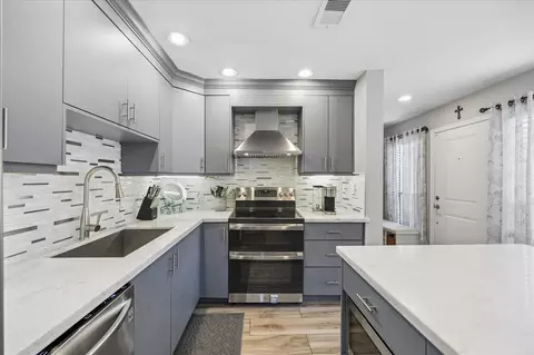 1914 Augusta Dr #9, Houston, TX 77057