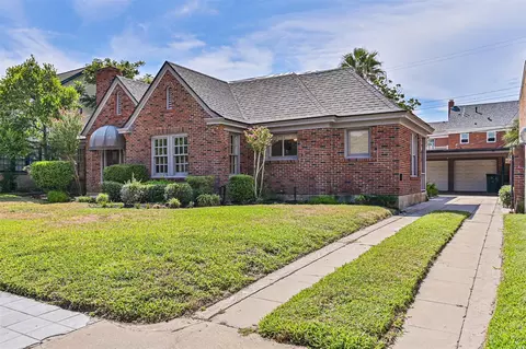 5023 Woodrow Ave, Galveston, TX 77551