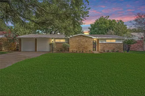 9618 Highmeadow Dr, Houston, TX 77063
