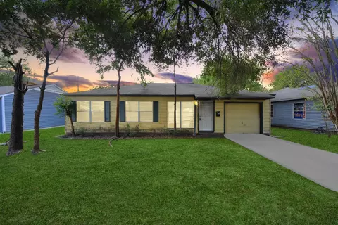 4914 Paradise Ln, Houston, TX 77048