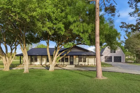 1011 Sycamore Rd, Richmond, TX 77469