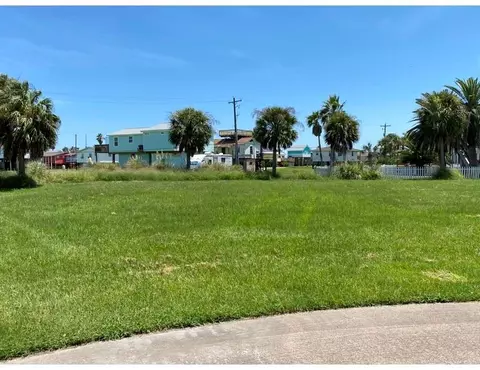 14203 Treasure Ct, Galveston, TX 77554
