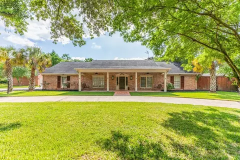 1280 Cherokee Ln, Beaumont, TX 77702