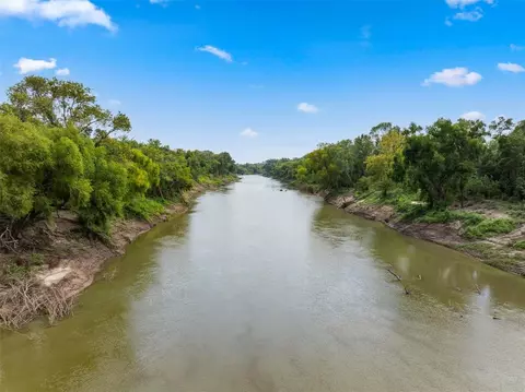 2662 Private Road 1195, Midway, TX 75852