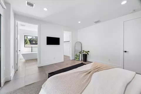 Bedroom - 1643 Beech Dr, Conroe, TX 77385 photo 3 of 6