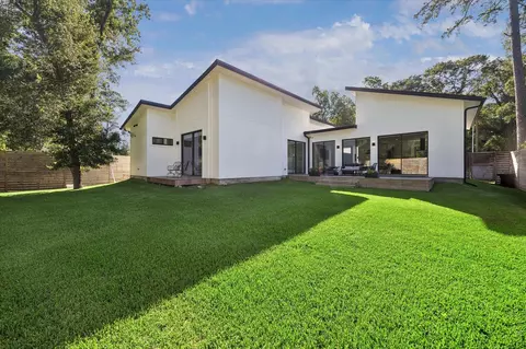 Exterior - 1643 Beech Dr, Conroe, TX 77385 photo 4 of 6