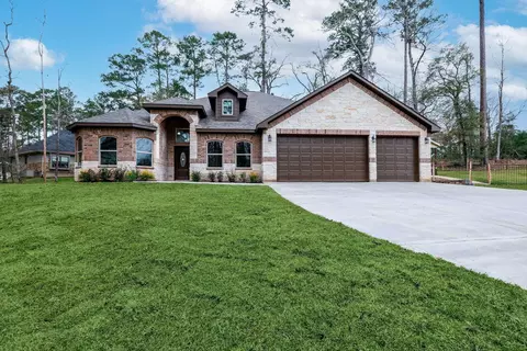 1920 Rollingwood Dr, Huntsville, TX 77340