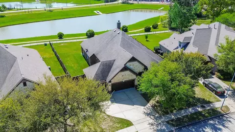 10714 Winding Green Dr, Humble, TX 77338