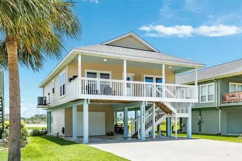 13817 Doubloon Ave, Galveston, TX 77554