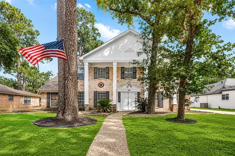 5407 Old Lodge Dr, Houston, TX 77066