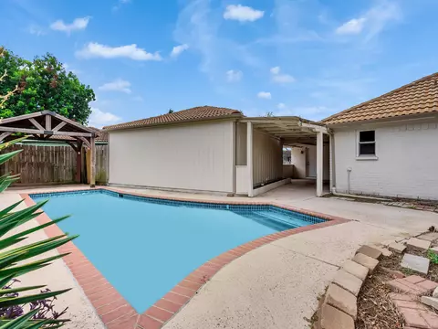 10519 Kirkwren Dr, Houston, TX 77089