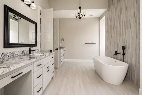 Bath - 17114 Leon Ct, Splendora, TX 77372 photo 2 of 4