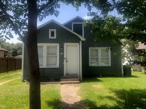 603 Lundy St, El Campo, TX 77437