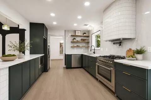 11306 Valley Spring Dr, Houston, TX 77043