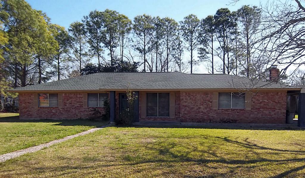 1641 Wilbert St, Angleton, TX 77515 photo 1