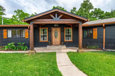 1908 Deats Rd, Dickinson, TX 77539