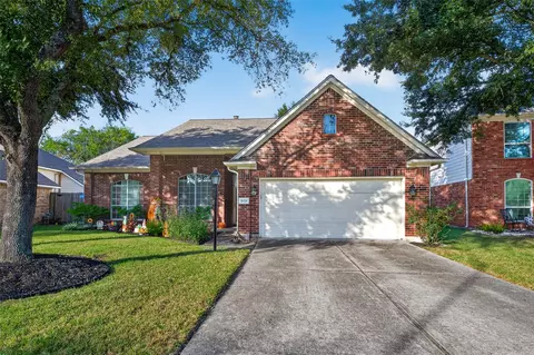 8131 Fox St, Baytown, TX 77523