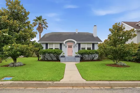 4509 Sherman Blvd, Galveston, TX 77551