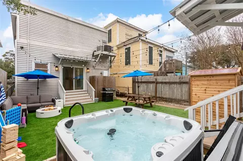 1021 Sealy St, Galveston, TX 77550