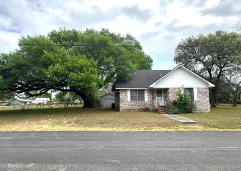127 N Mechanic St, Bellville, TX 77418