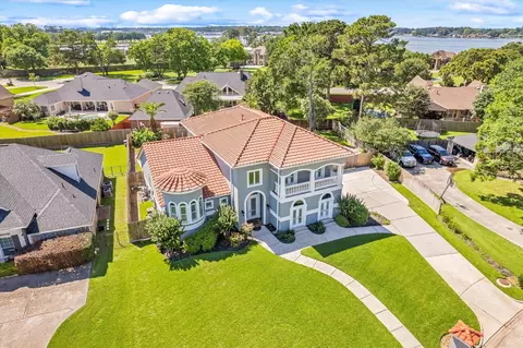 View/Area - 911 Sandy Beach Dr, Conroe, TX 77304 photo 2 of 4
