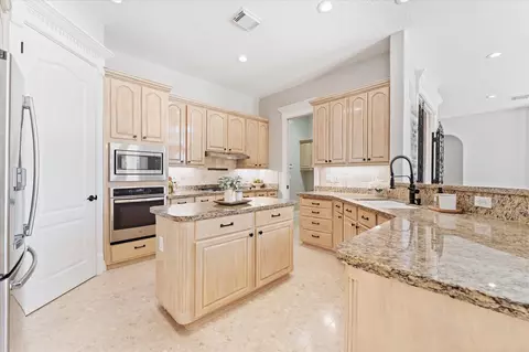 Kitchen - 911 Sandy Beach Dr, Conroe, TX 77304 photo 2 of 6