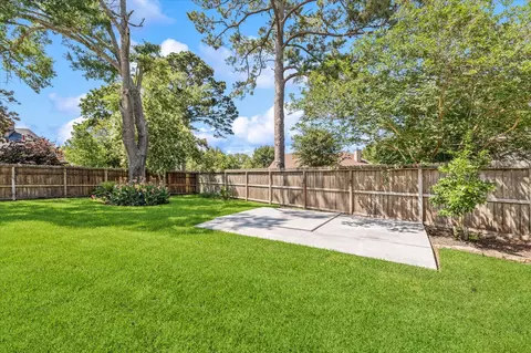 Exterior - 911 Sandy Beach Dr, Conroe, TX 77304 photo 7 of 7