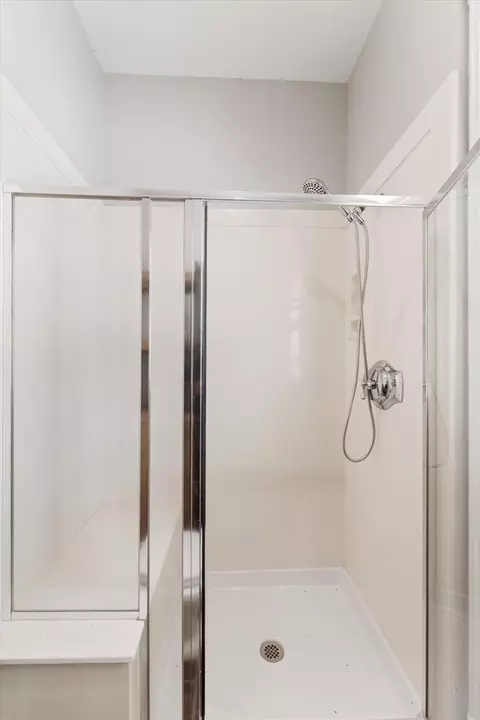 Bath - 911 Sandy Beach Dr, Conroe, TX 77304 photo 6 of 6
