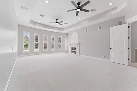 Living - 911 Sandy Beach Dr, Conroe, TX 77304 photo 6 of 7