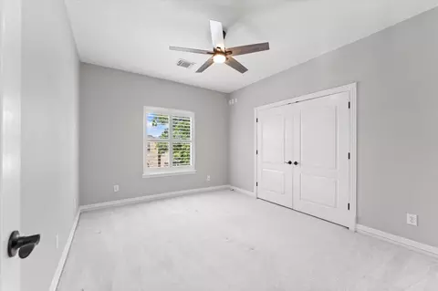 Bedroom - 911 Sandy Beach Dr, Conroe, TX 77304 photo 2 of 3