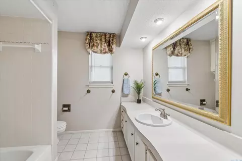 Bath - 322 Enchanted River Dr, Spring, TX 77388 photo 2 of 2