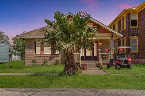 1714 Market St, Galveston, TX 77550