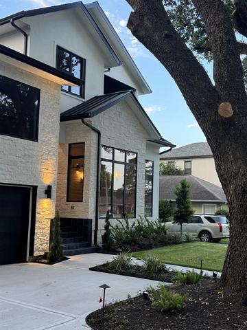 4708 Laurel St, Bellaire, TX 77401