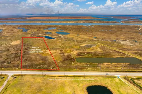 201 Tx-87, Gilchrist, TX 77617