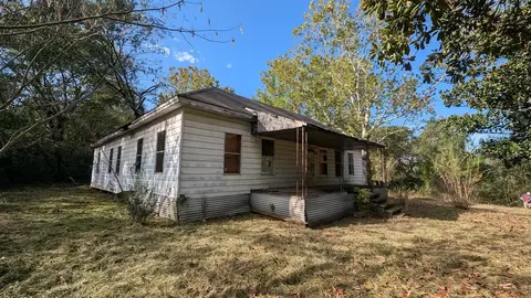 1407 Madam Queen St, Marshall, TX 75670