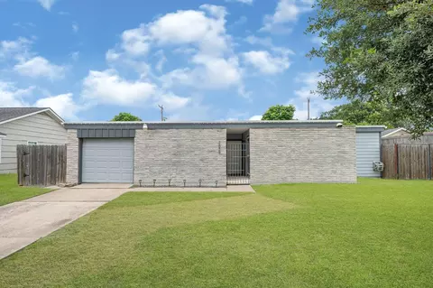 7839 Fondren Rd, Houston, TX 77074