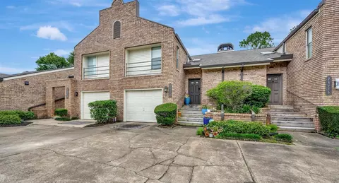 16158 Seahorse Dr, Houston, TX 77062