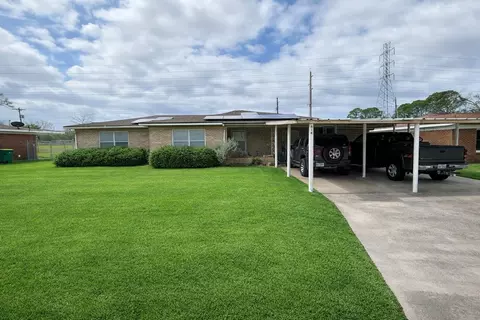 614 Sunset Ln, La Marque, TX 77568