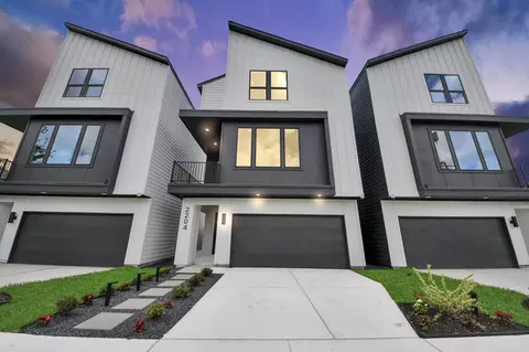 2204 Carr St, Houston, TX 77026