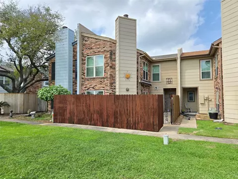 1730 Avenue C #F, El Campo, TX 77437