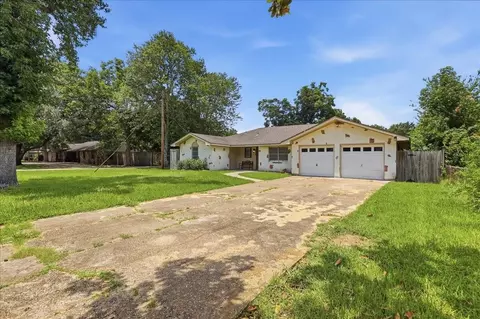 8830 Blaylock Ln, Beaumont, TX 77707