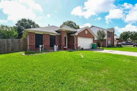 4525 Allegro Dr, Seabrook, TX 77586