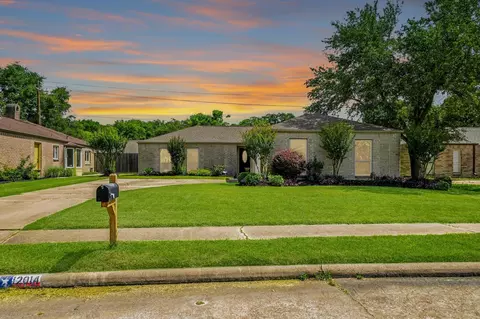 12014 Rocky Knoll Dr, Houston, TX 77077