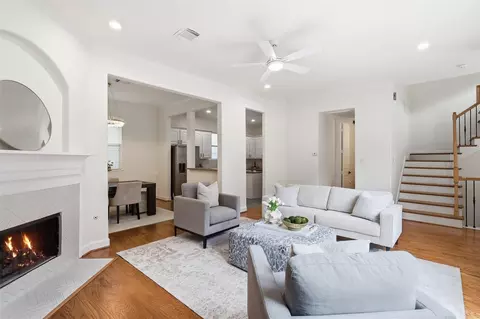 1110 Birdsall St, Houston, TX 77007
