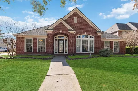 7610 Limber Bough Dr, Humble, TX 77346