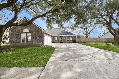 806 Charles Pl, Baytown, TX 77521